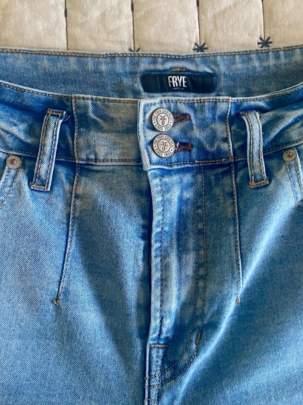 Frye Baggy Cropped Jeans | Size 27 | Light-Medium Wash - Picture 3 of 4